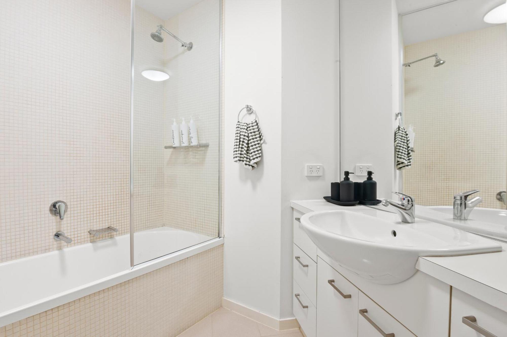 Sea View, Gym & Pool, 2 Bedrooms 2 Bathrooms 멜번 외부 사진